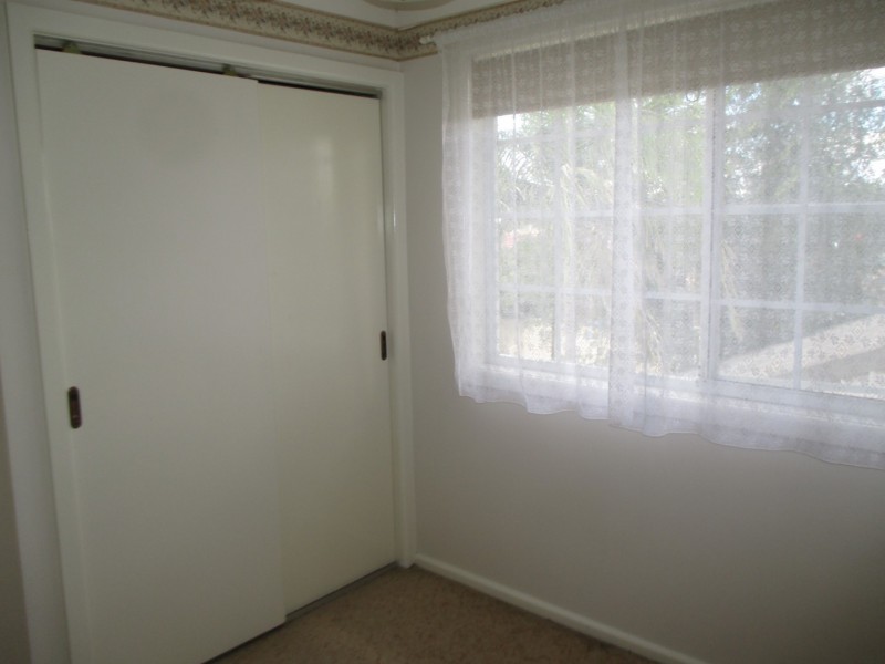 4 Erie Place, St Clair NSW 2759