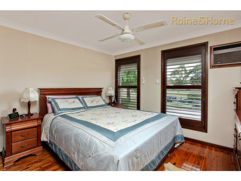 25 BALLARAT AVENUE, St Clair NSW 2759