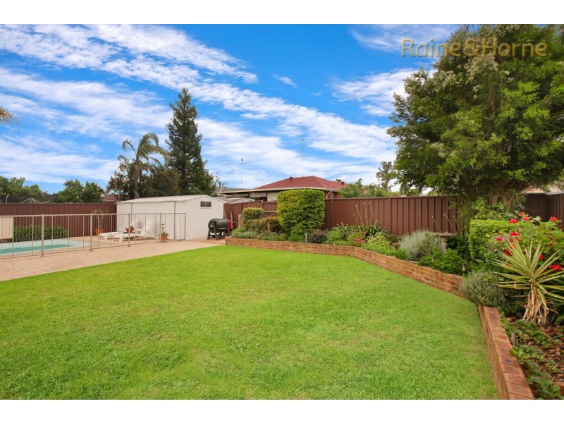 25 BALLARAT AVENUE, St Clair NSW 2759