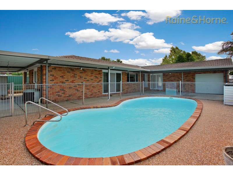 14 COOK PARADE, St Clair NSW 2759