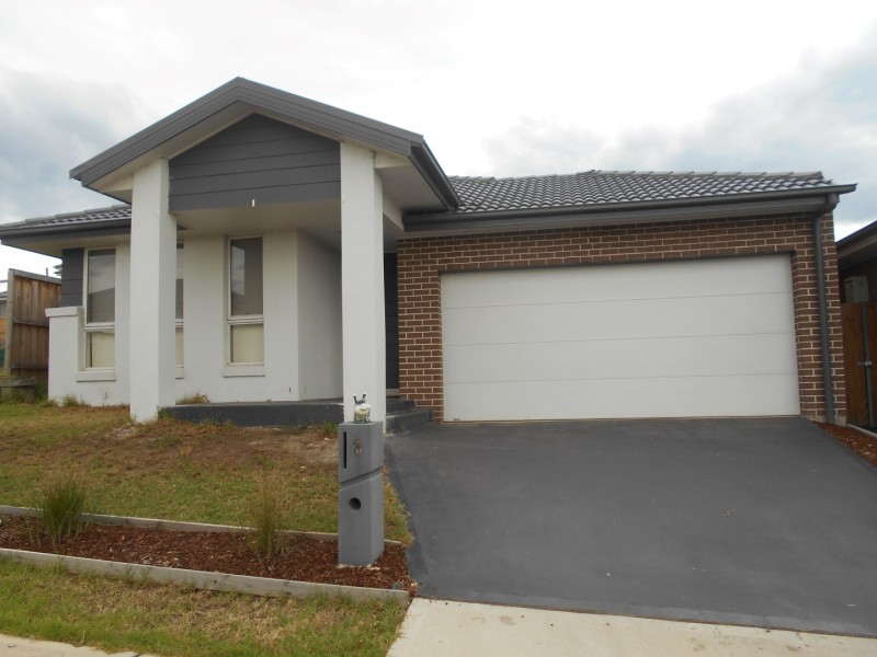 3 Hassall Way, Glenmore Park NSW 2745