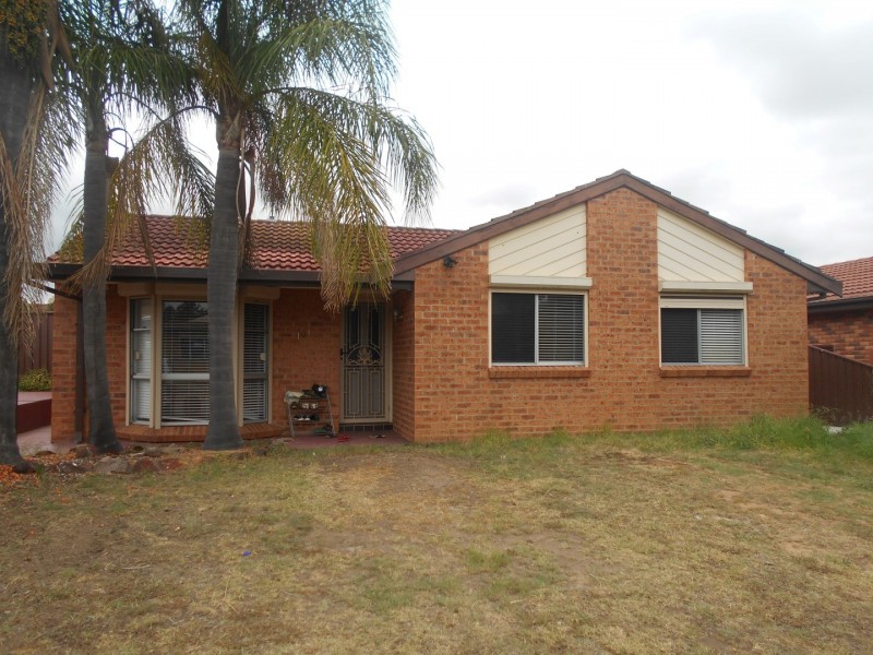 101 Pine Creek Circuit, St Clair NSW 2759