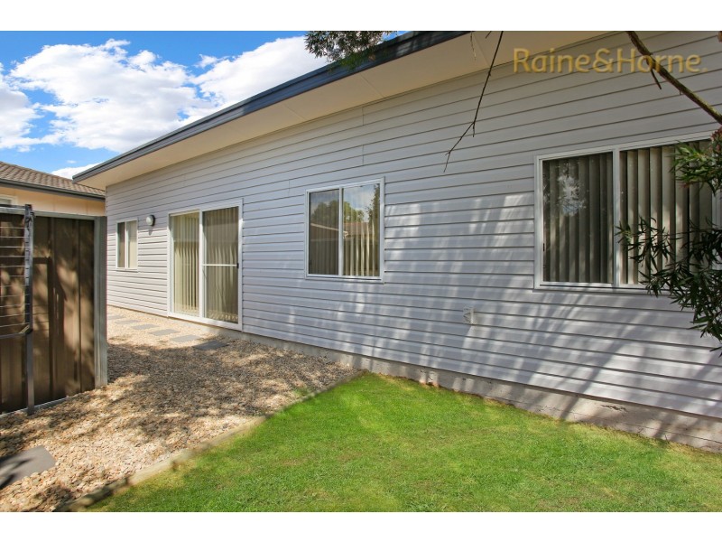 61A Marquesa Crescent, Lethbridge Park NSW 2770