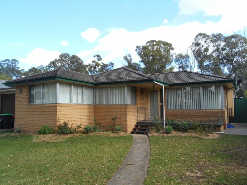 15 Barker Street, Cambridge Park NSW 2747