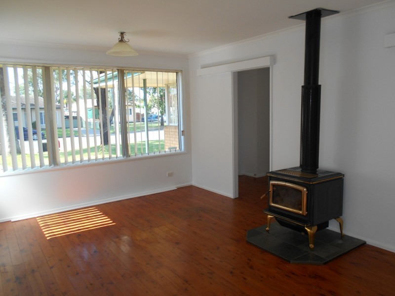 15 Barker Street, Cambridge Park NSW 2747