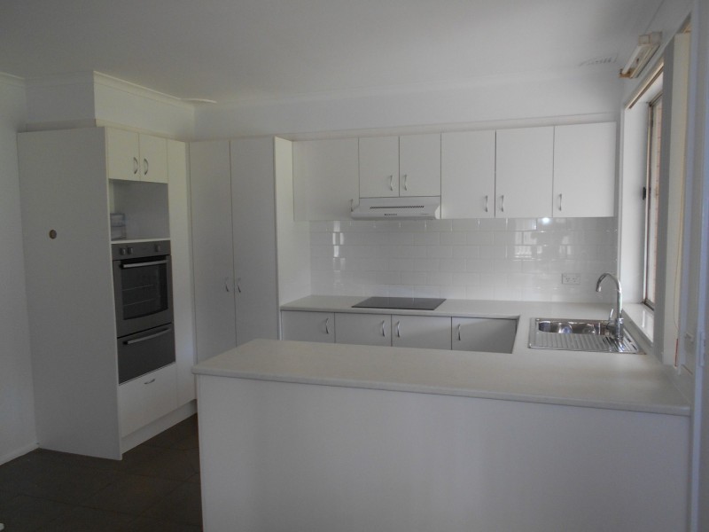 15 Barker Street, Cambridge Park NSW 2747