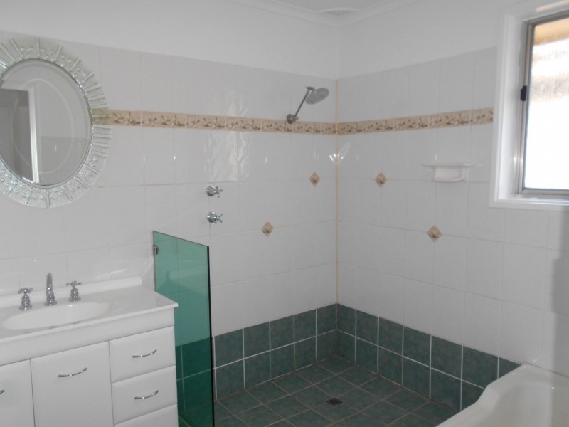 15 Barker Street, Cambridge Park NSW 2747