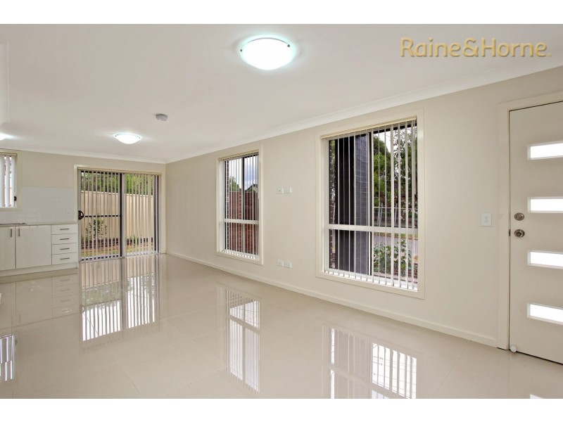 2/148 Canberra Street, St Marys NSW 2760