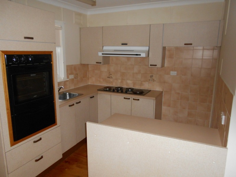 8 Kista Dan Avenue, Tregear NSW 2770