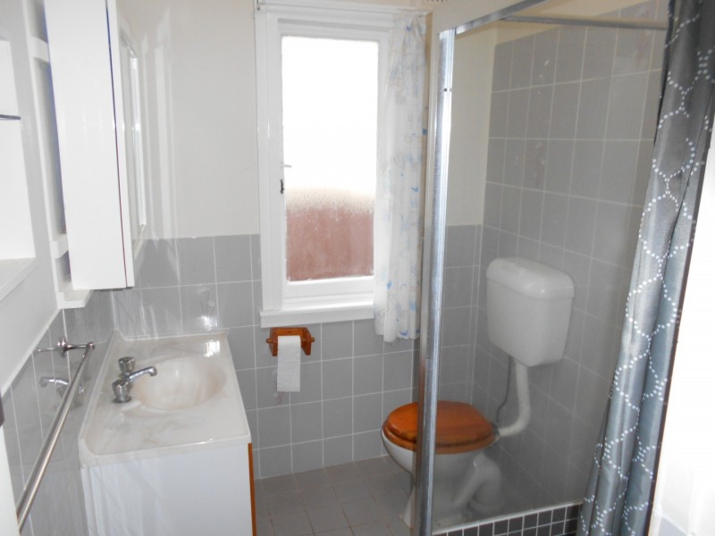 8 Kista Dan Avenue, Tregear NSW 2770