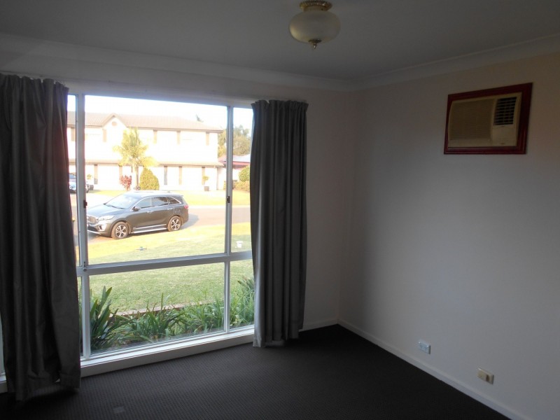 5 Yellow Place, Claremont Meadows NSW 2747