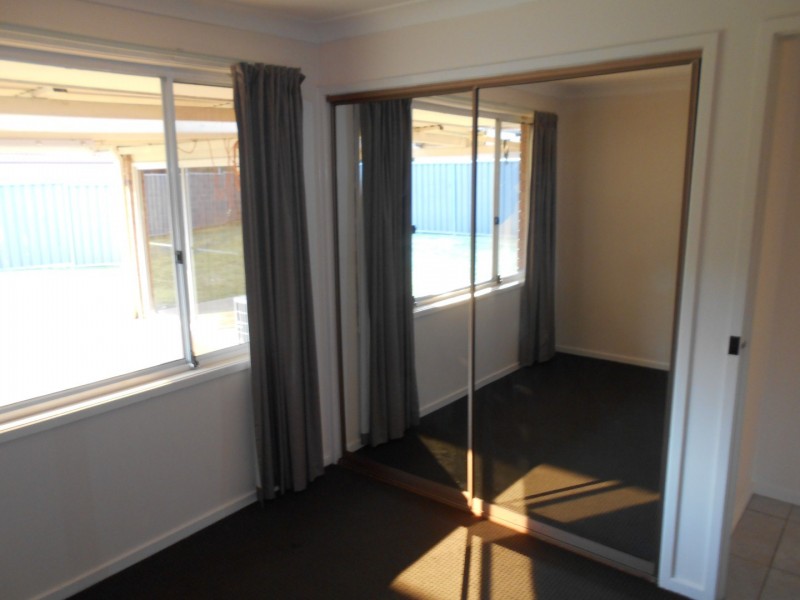 5 Yellow Place, Claremont Meadows NSW 2747