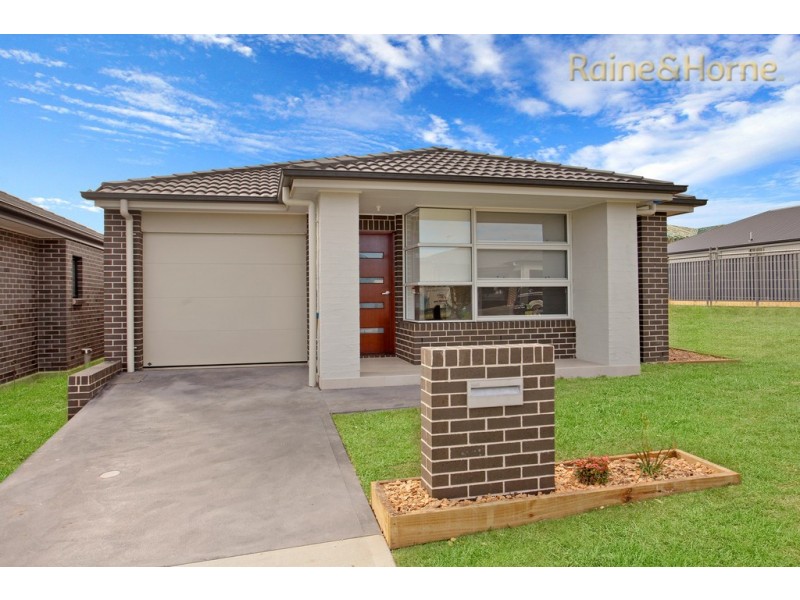 10 Glycine Street, Denham Court NSW 2565