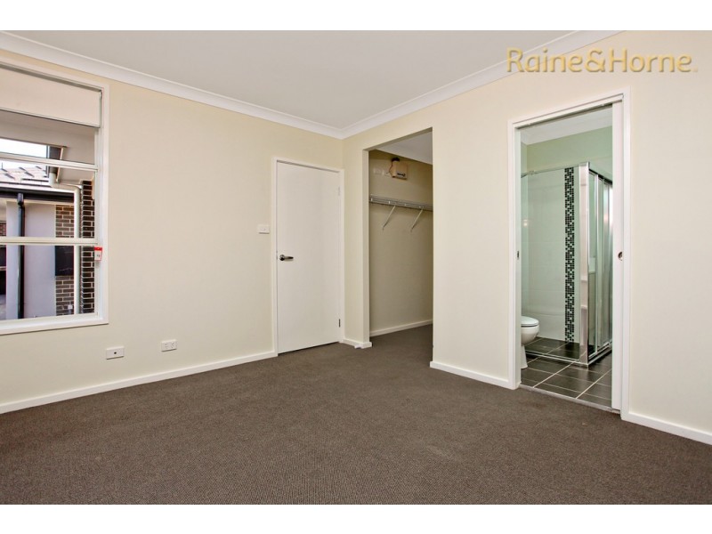 10 Glycine Street, Denham Court NSW 2565
