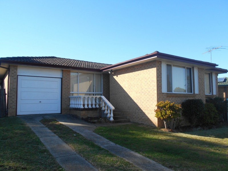 29 Shadlow Crescent, St Clair NSW 2759