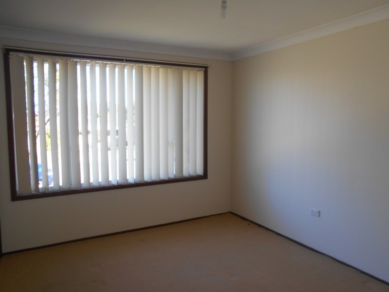 29 Shadlow Crescent, St Clair NSW 2759