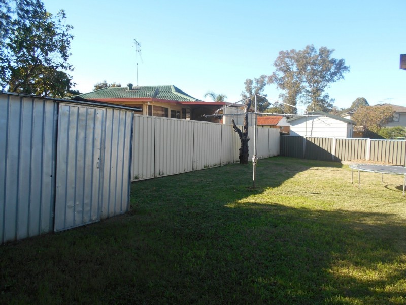 29 Shadlow Crescent, St Clair NSW 2759