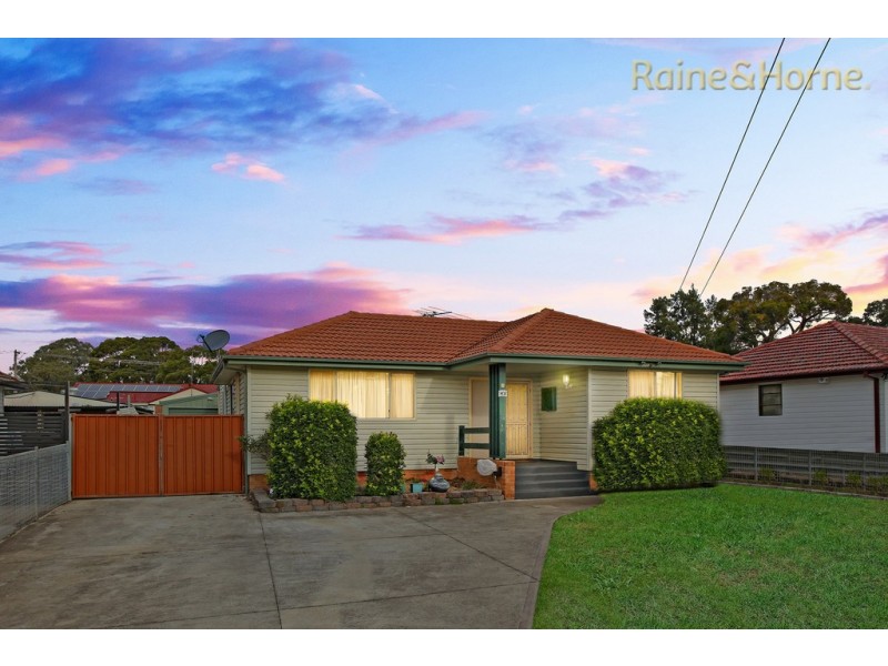 42 BOUGAINVILLE ROAD, Lethbridge Park NSW 2770