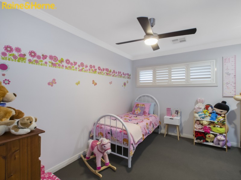 11 EDDY STREET, St Clair NSW 2759