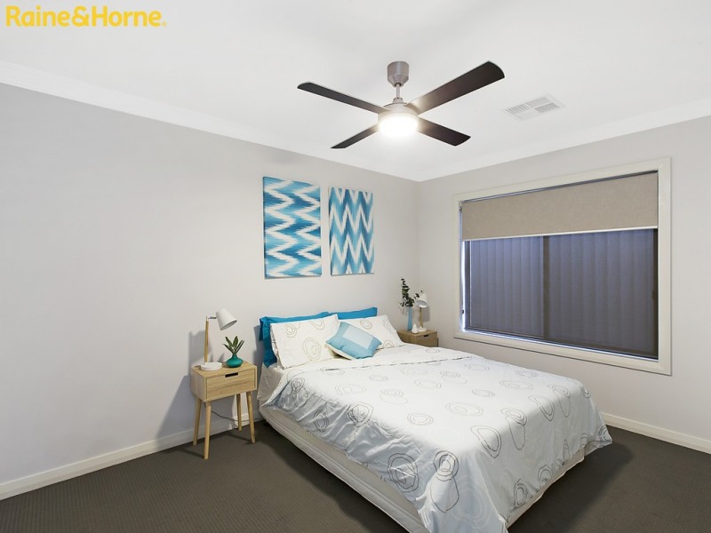 11 EDDY STREET, St Clair NSW 2759