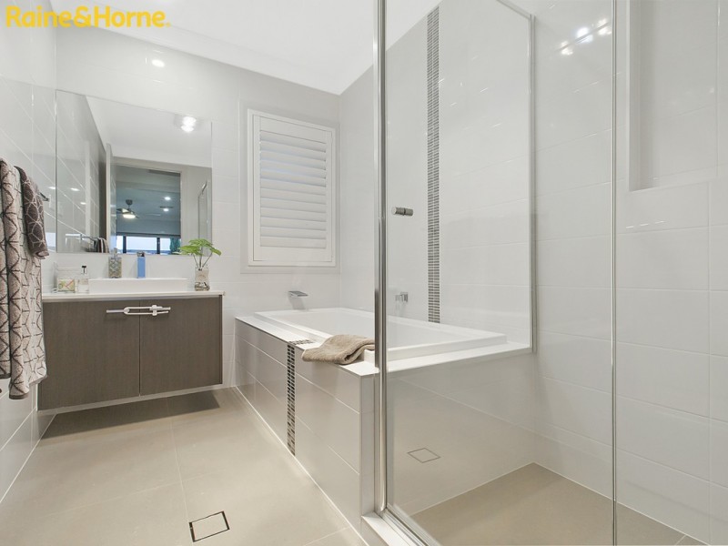 11 EDDY STREET, St Clair NSW 2759