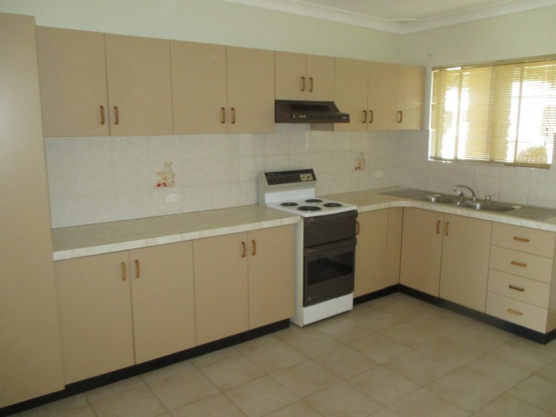 2A Peace Place, St Clair NSW 2759