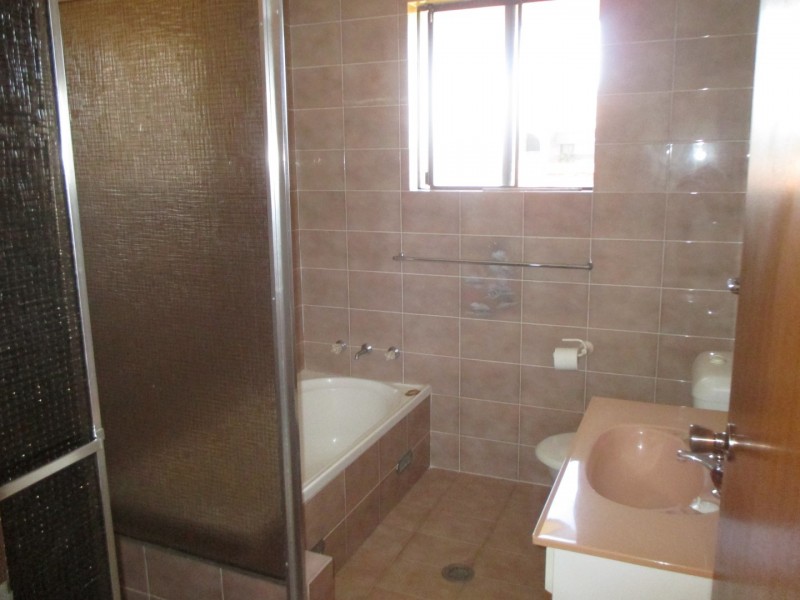 2A Peace Place, St Clair NSW 2759