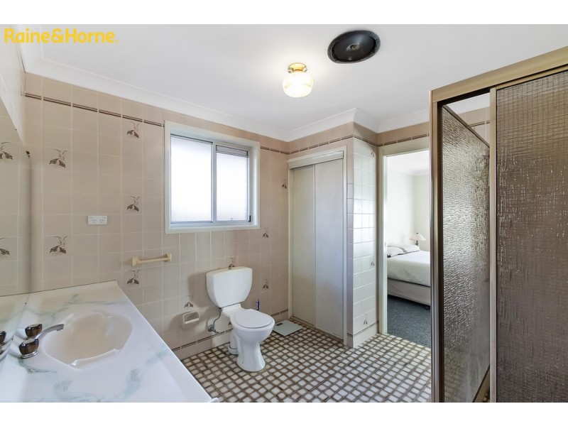 14 COOK PARADE, St Clair NSW 2759