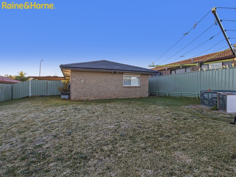 15 Bushlark Place, Claremont Meadows NSW 2747