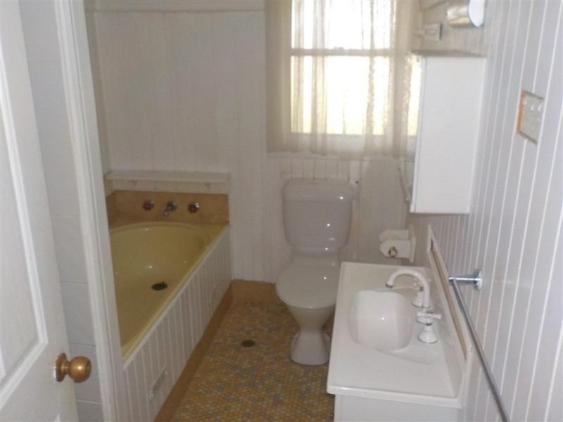 12 Dorothy Crescent, Colyton NSW 2760