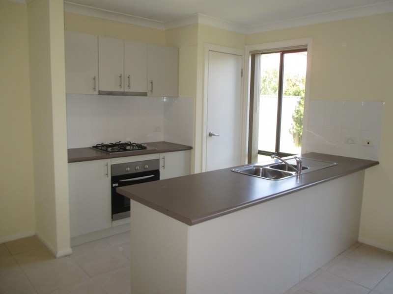 11 Kobe Street, Ropes Crossing NSW 2760