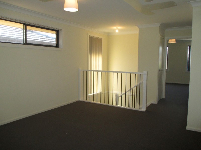 11 Kobe Street, Ropes Crossing NSW 2760