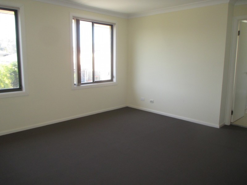 11 Kobe Street, Ropes Crossing NSW 2760