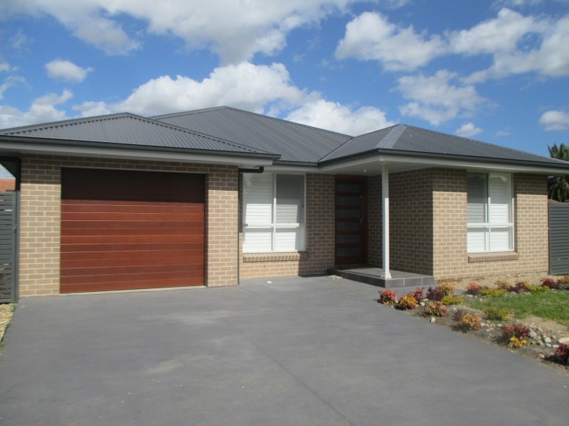 60A Menzies Circuit, St Clair NSW 2759