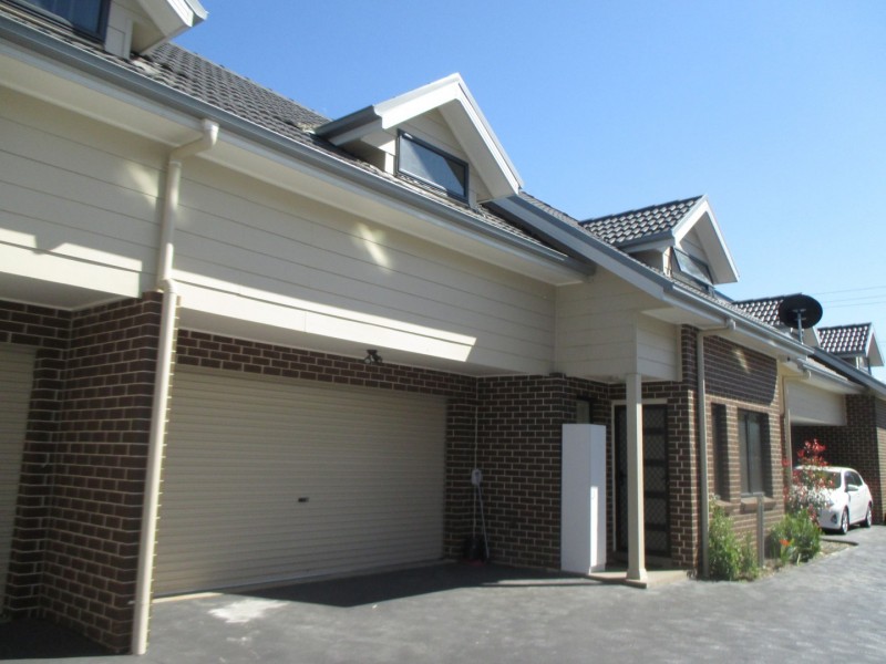 2/174 Canberra Street, St Marys NSW 2760