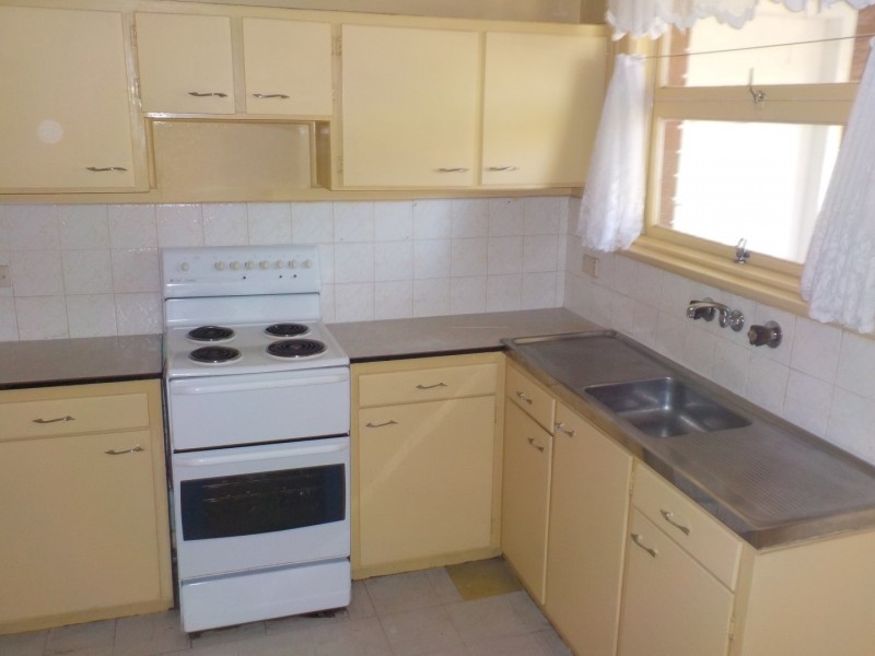 8 Chester Avenue, Cambridge Park NSW 2747