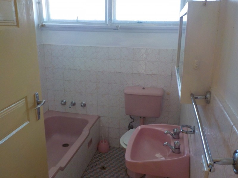 8 Chester Avenue, Cambridge Park NSW 2747