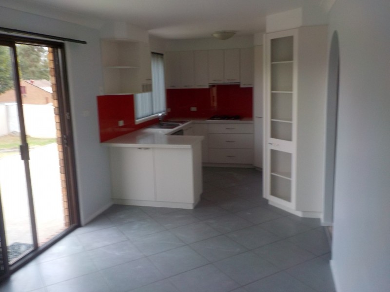 16 Topeka Glen, St Clair NSW 2759