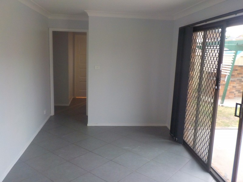 16 Topeka Glen, St Clair NSW 2759