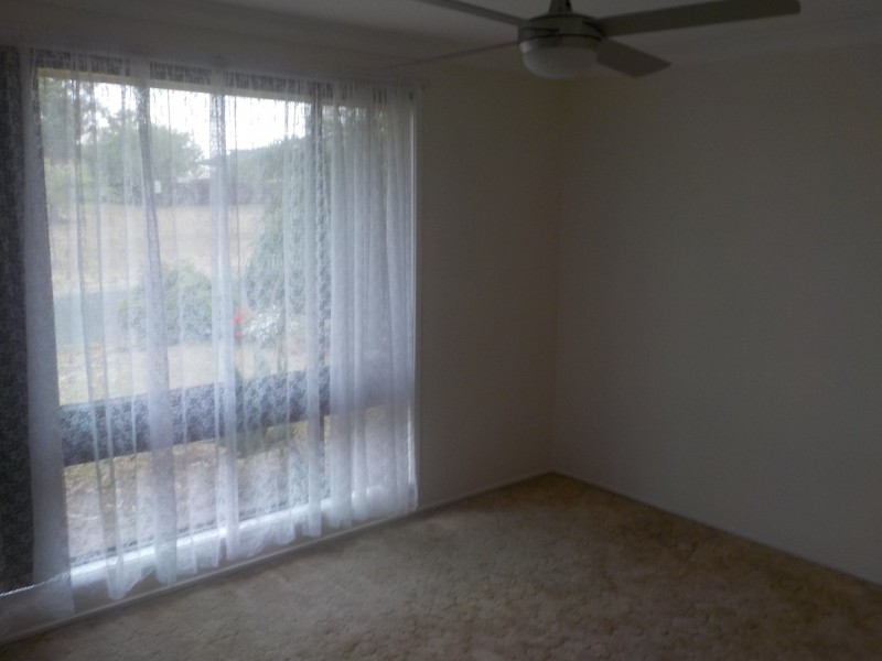 16 Topeka Glen, St Clair NSW 2759