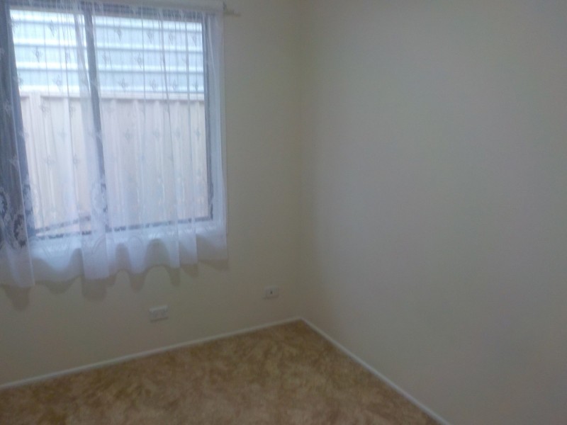 16 Topeka Glen, St Clair NSW 2759