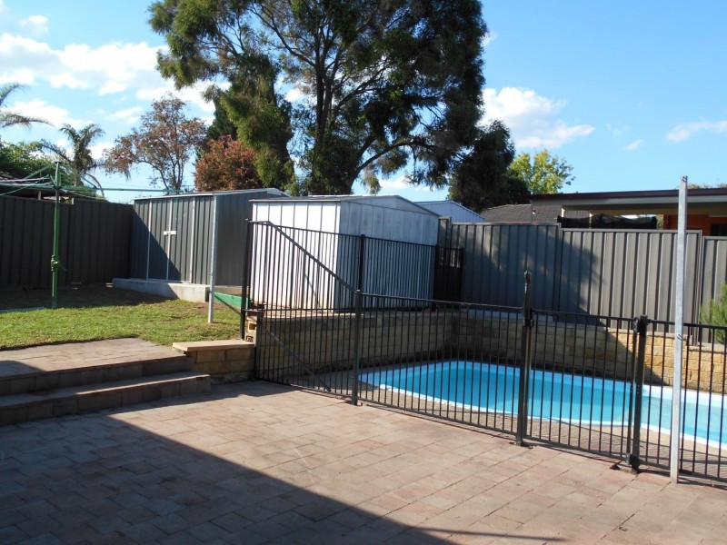 165 Banks Drive, St Clair NSW 2759