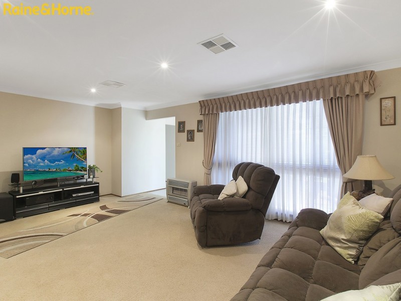 8 MOROTAI STREET, Whalan NSW 2770