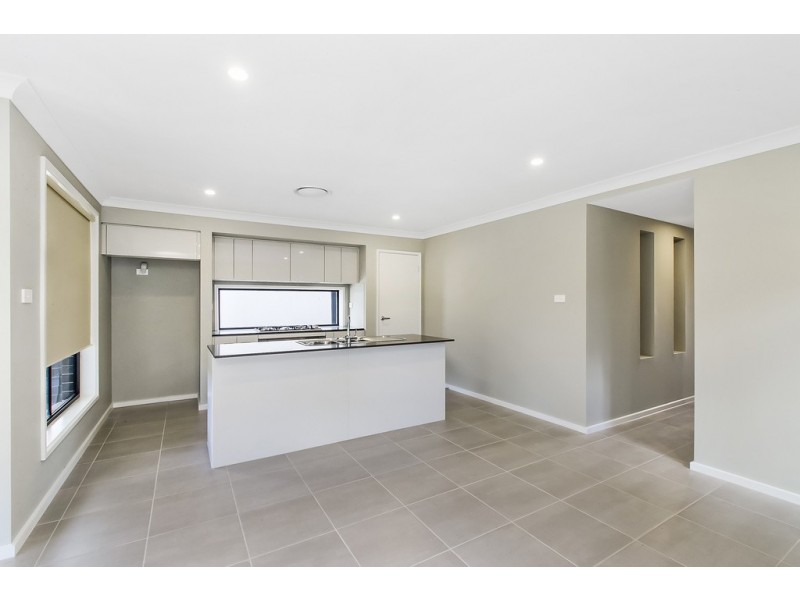 7B Alana Avenue, Quakers Hill NSW 2763