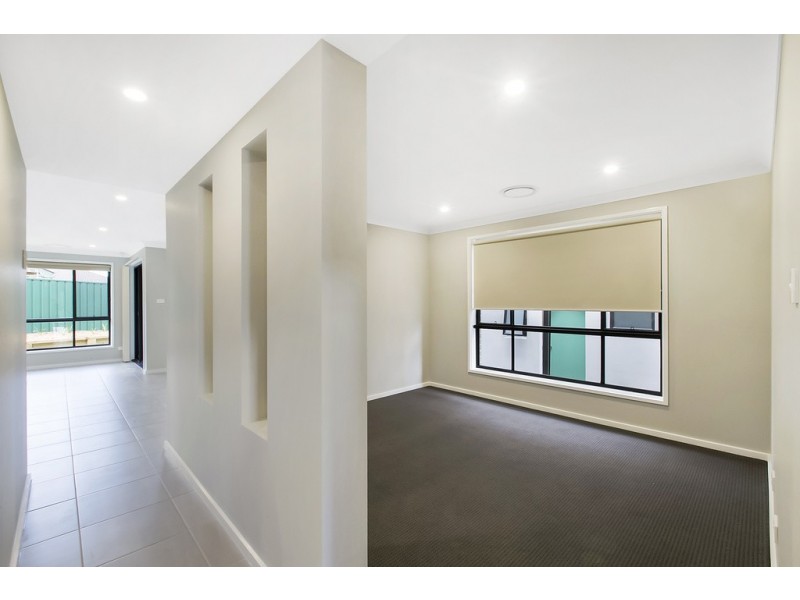 7B Alana Avenue, Quakers Hill NSW 2763