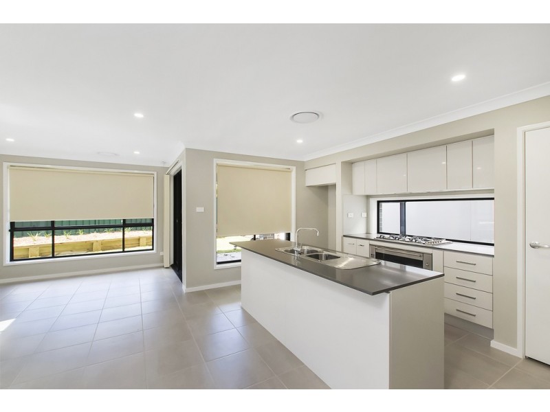 7B Alana Avenue, Quakers Hill NSW 2763