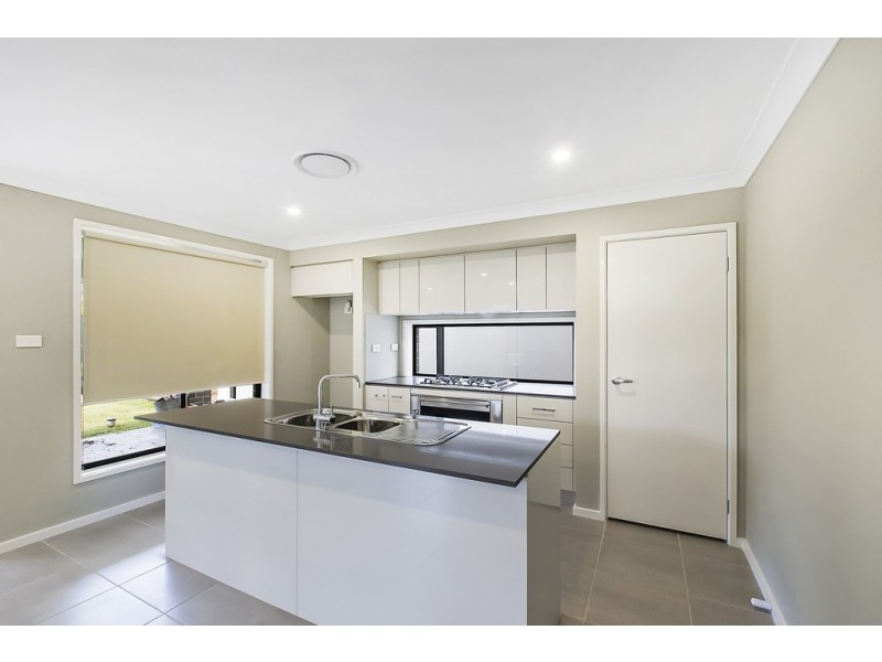 7B Alana Avenue, Quakers Hill NSW 2763