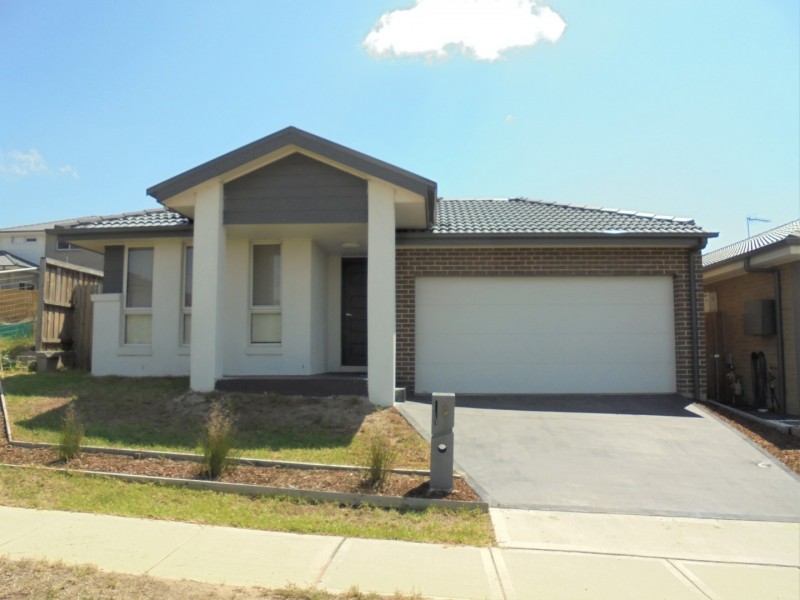 3 Hassall Way, Glenmore Park NSW 2745
