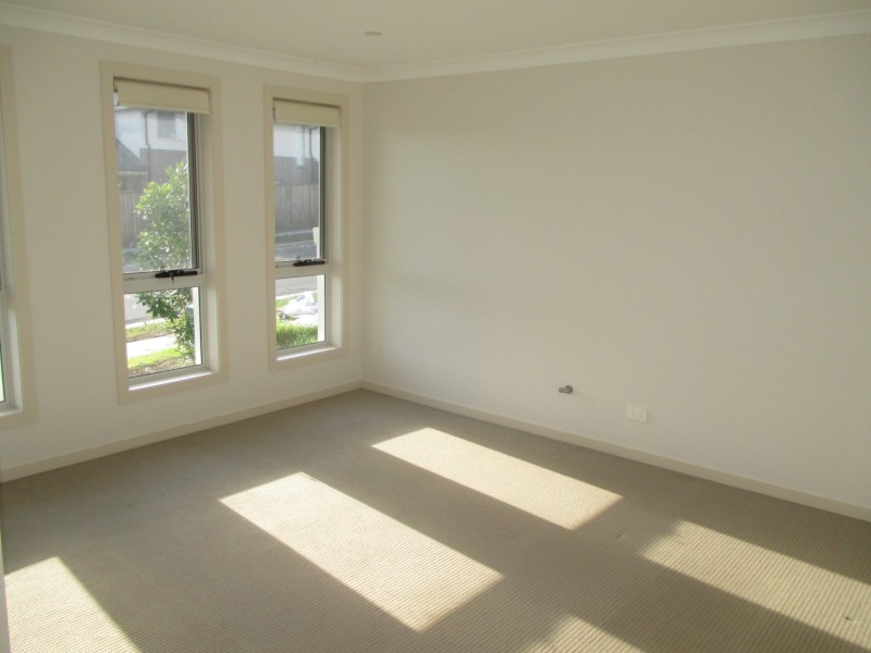 3 Hassall Way, Glenmore Park NSW 2745