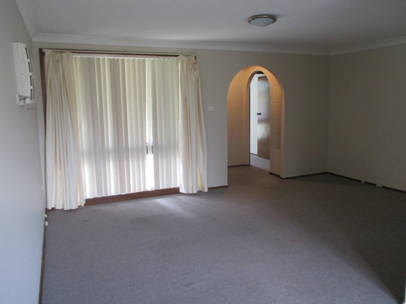 6 Grevillea Drive, St Clair NSW 2759